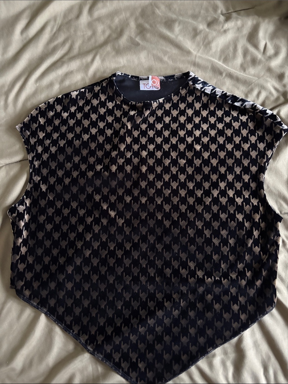 Black and gold houndstooth velvet crop top